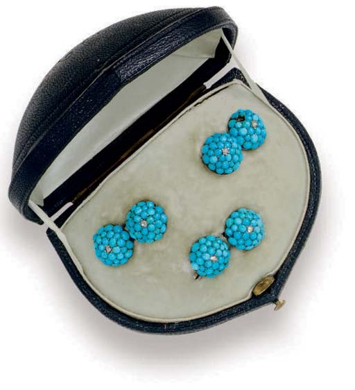 AN ANTIQUE GENTLEMAN'S TURQUOISE AND DIAMOND DRESS-SET