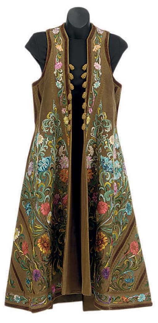 AN HERMÈS SLEEVELESS LONG VEST COAT OF BROWN SUEDE AND ALLOVER SILK EMBROIDERY TOGETHER WITH MATCHING HANDBAG