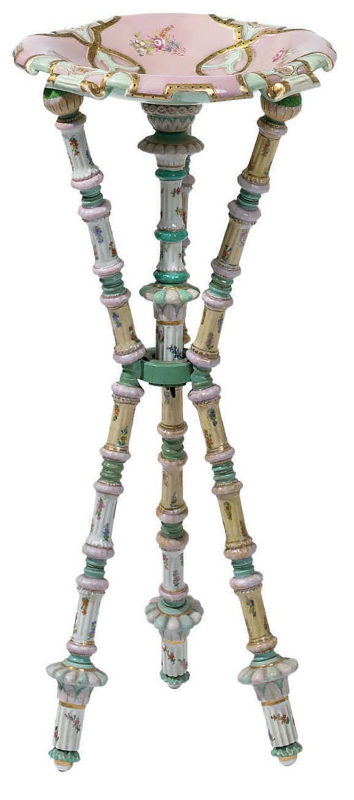 A GERMAN PORCELAIN VIDE POCHE