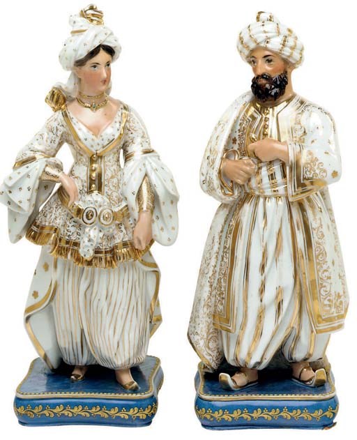 A PAIR OF JACOB PETIT PORCELAIN SCENT-BOTTLES AND STOPPERS