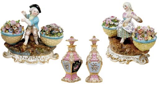 A PAIR OF JACOB PETIT PORCELAIN DOUBLE-INKWELLS AND COVERS AND A PAIR OF JACOB PETIT STYLE SCENT-BOTTLES AND STOPPERS