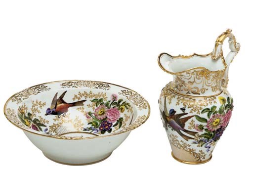 A JACOB PETIT PORCELAIN EWER AND BASIN