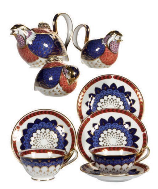 AN ENGLISH BONE CHINA TÊTE À TÊTE,