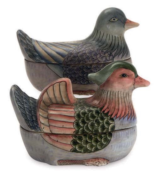 A PAIR OF CHINESE FAMILLE ROSE DUCK-FORM BOXES AND COVERS,