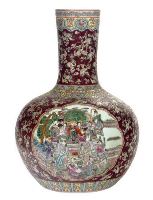 A LARGE CHINESE VASE,