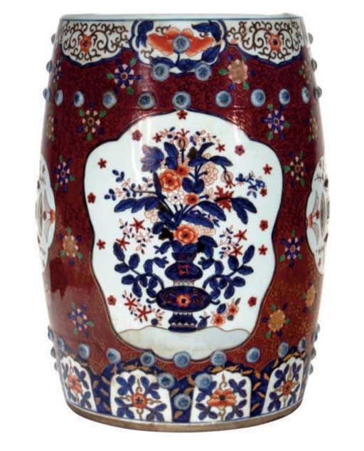 A CHINESE IMARI STYLE GARDEN SEAT,
