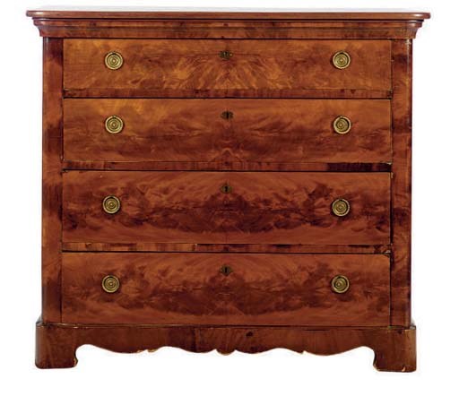 A MAHOGANY CHEST OF DRAWERS,