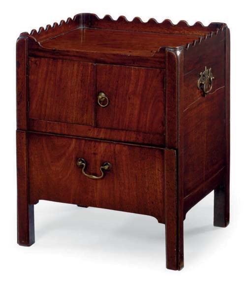 A GEORGE III MAHOGANY BEDSIDE CUPBOARD