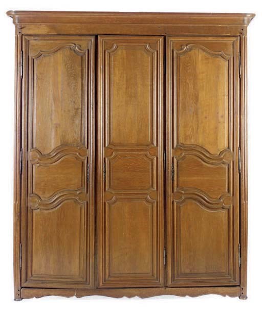 A LOUIS XV XVI PROVINCIAL OAK ARMOIRE,