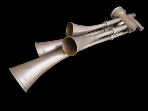 A c.1910 Le Testaphone Four Trumpet Horn, nickel finish, missing bulb and mechanism cap.