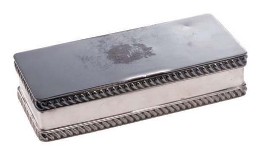 AN ENGLISH SILVER-PLATED CIGARETTE BOX WITH HINGED COVER,