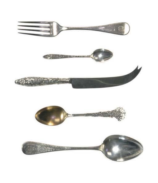 A GROUP OF AMERICAN AND CONTINENTAL SILVER FLATWARE,