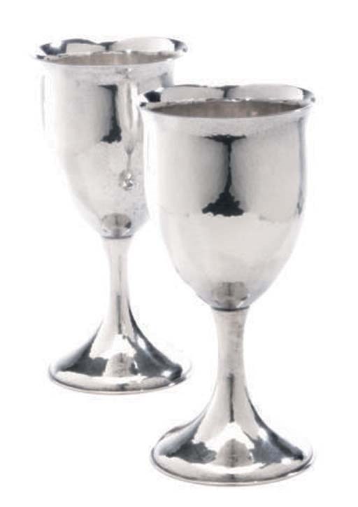 A SET OF SIX AMERICAN GOBLETS AND FOUR ASHTRAYS,