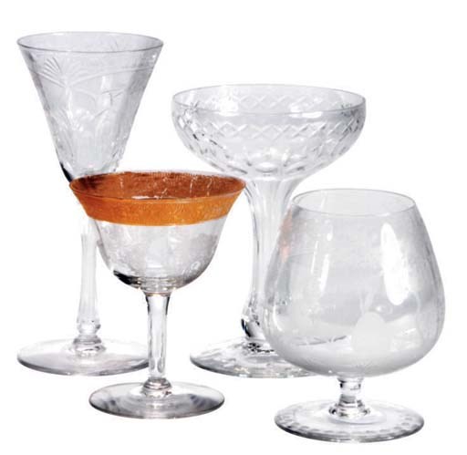 A GROUP OF ASSORTED GLASS DRINKWARE,