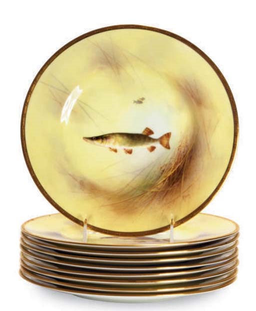 THIRTEEN ENGLISH PORCELAIN YELLOW GROUND ICKTHYOLOGICAL PLATES,