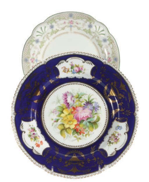 A SET OF EIGHT ENGLISH DINNER PLATES AND A SET OF TWELVE ENGLISH RETICULATED DESSERT PLATES,