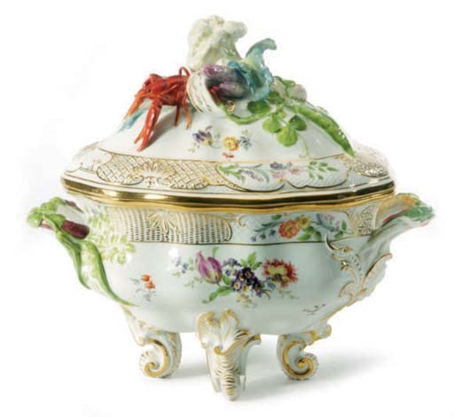 A GERMAN PORCELAIN ROCOCO REVIVIAL MOULDED SOUP TUREEN AND COVER,