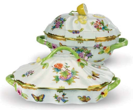 A CZECH PORCELAIN PART DINNER SERVICE,