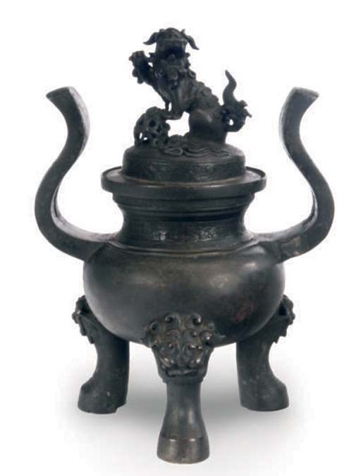 A CHINESE BRONZE CENSER AND ASSOCIATED COVER,