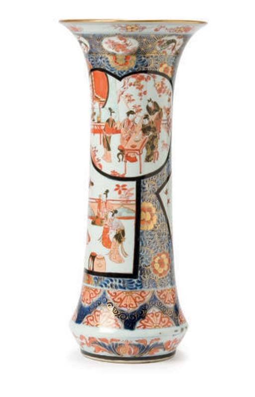A VERY LARGE CHINESE IMARI BEAKER VASE,