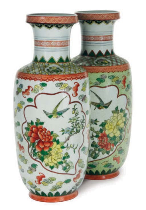 TWO PAIRS OF CHINESE FAMILLE VERT ROULEAU VASES,