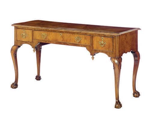 AN ENGLISH WALNUT SIDE TABLE,