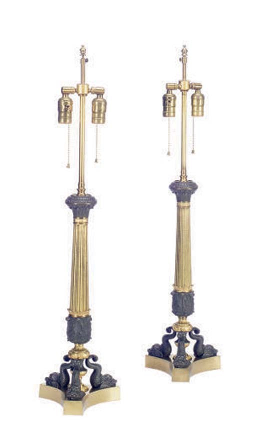 A PAIR OF GILT-METAL AND PATINATED BRONZE TABLE LAMPS,