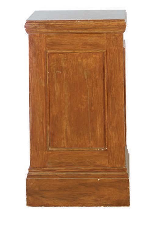 A PAIR OF GRAIN PAINTED WOOD PEDESTALS,