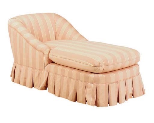 A BLUSH UPHOLSTERED CHAISE LONGUE,