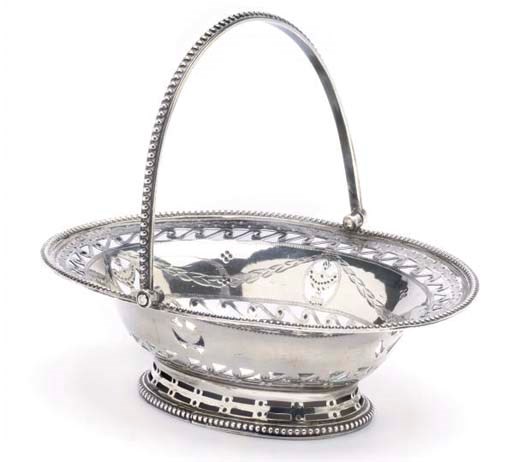 A GEORGE III SILVER OVAL SWING-HANDLED SWEETMEAT DISH