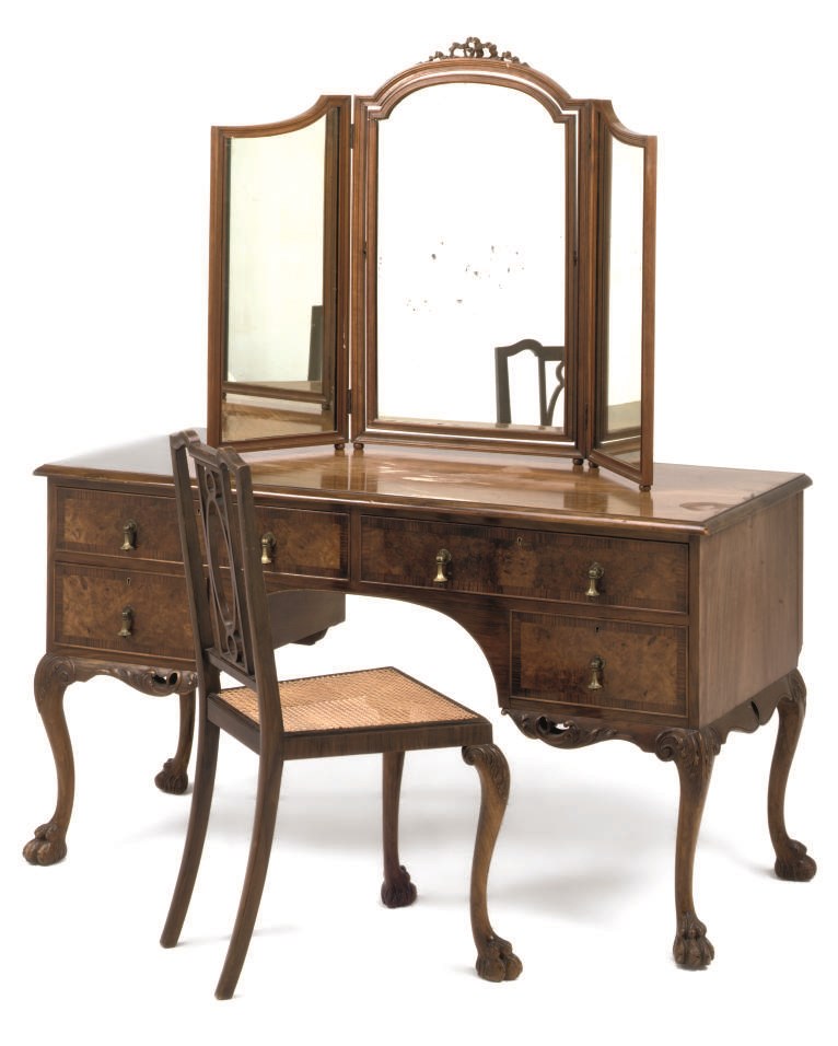 A WALNUT BURR WALNUT AND CROSSBANDED BEDROOM SUITE