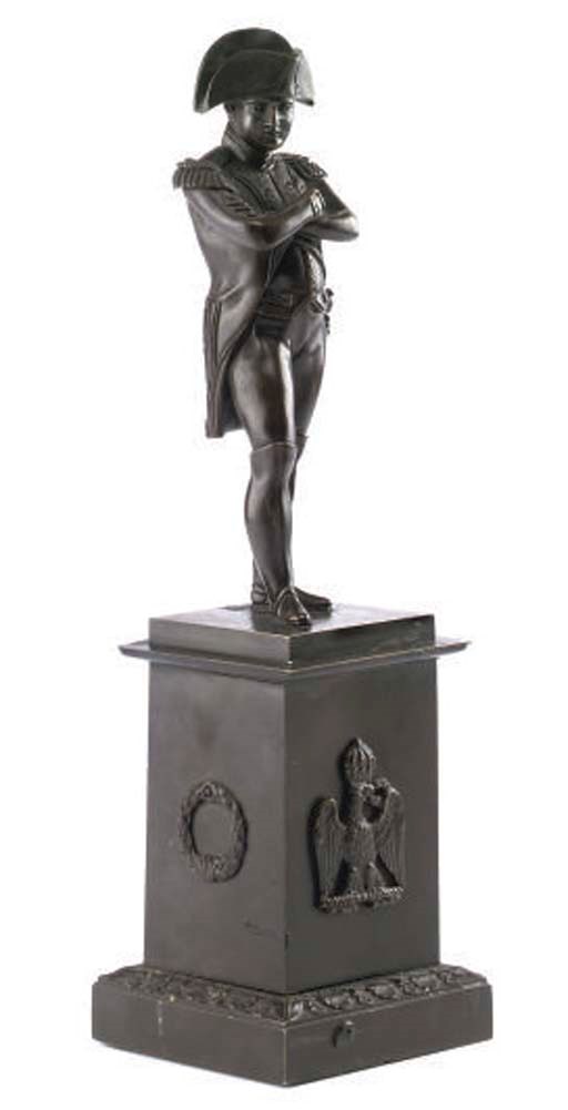 A FRENCH BRONZE STATUETTE OF NAPOLEON BONAPARTE