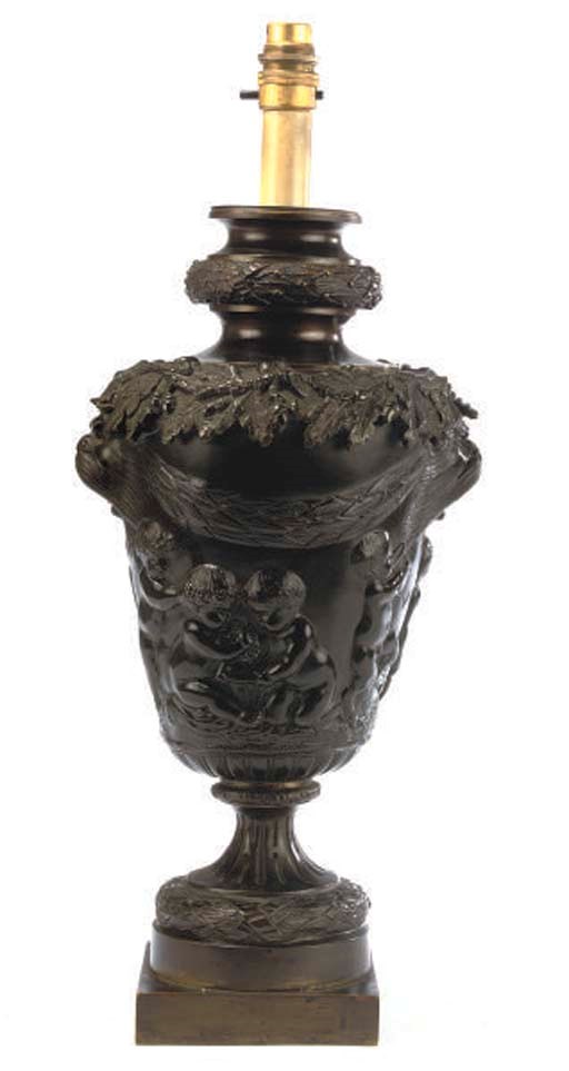 A FRENCH BRONZE TABLE LAMP