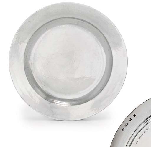 A GEORGE V SILVER CHARGER