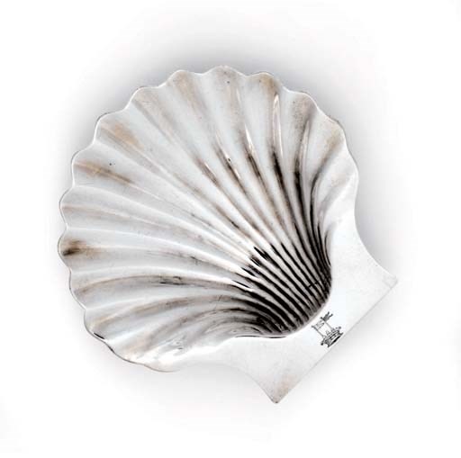 A GEORGE II SILVER BUTTER-SHELL
