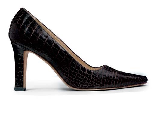 A PAIR OF CHOCOLATE BROWN CROCODILE COURTS