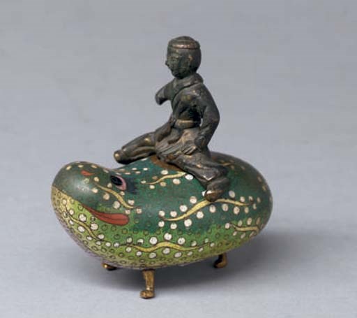 PETIT BRULE-PARFUM COUVERT EN BRONZE DORE ET EMAUX CLOISONNES