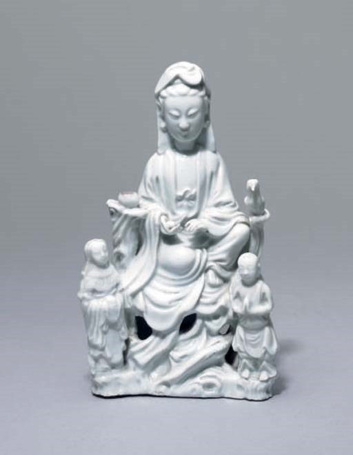 GROUPE SCULPTE EN PORCELAINE BLANC DE CHINE