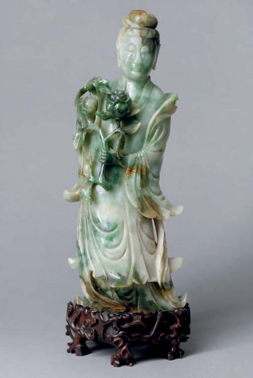 GRANDE STATUE DE GUANYIN EN JADEITE