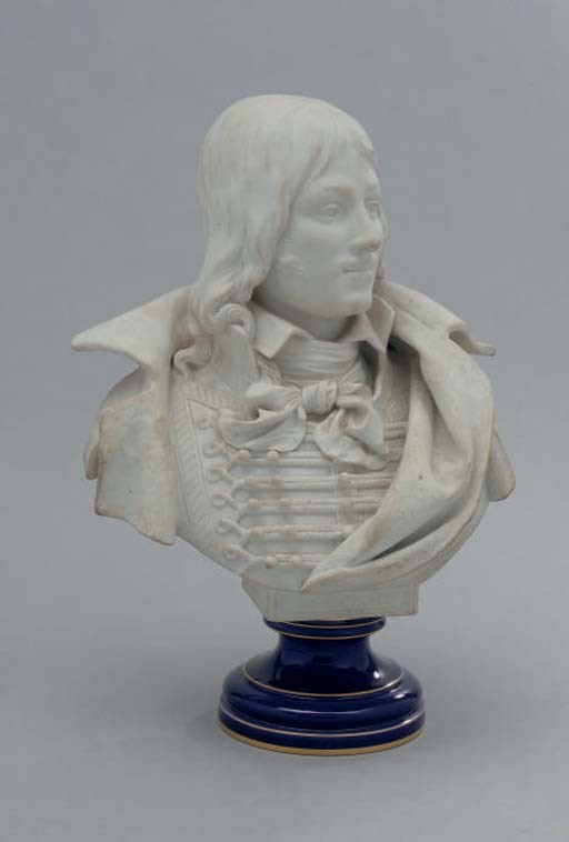 BUSTE EN BISCUIT ET PIEDESTAL EN PORCELAINE DE SEVRES DE LA FIN DU XIXEME SIECLE