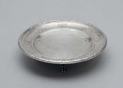 PLAT DE PRESENTATION EN ARGENT