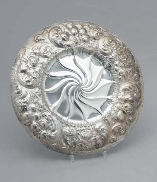 PLAT DE PRESENTATION EN ARGENT