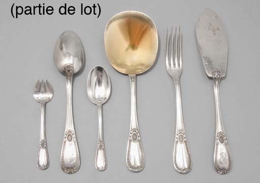 SERVICE DE TABLE EN ARGENT ET VERMEIL