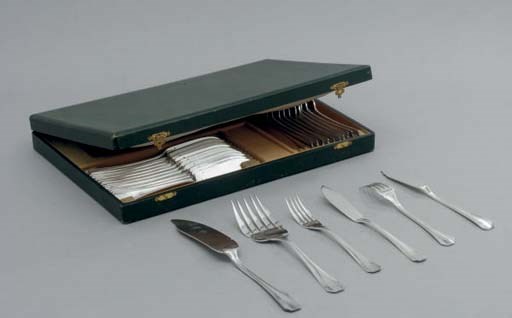 SERVICE A POISSON EN METAL ARGENTE