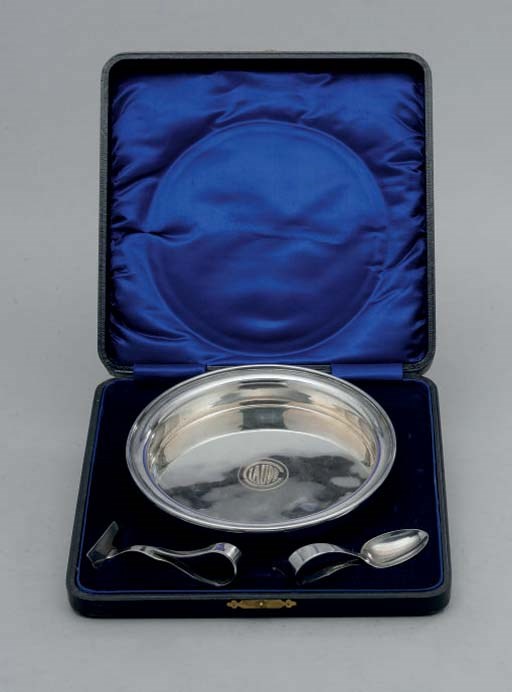 ENSEMBLE EN ARGENT, VERMEIL ET METAL ARGENTE