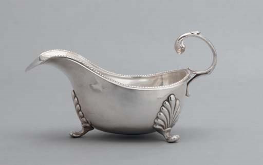 SAUCIERE EN METAL ARGENTE