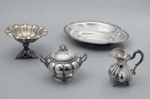 ENSEMBLE EN ARGENT ET METAL ARGENTE