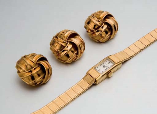 MONTRE BRACELET DE DAME EN OR, PAR GUBELIN, ET TROIS CLIPS D'OREILLES EN OR
