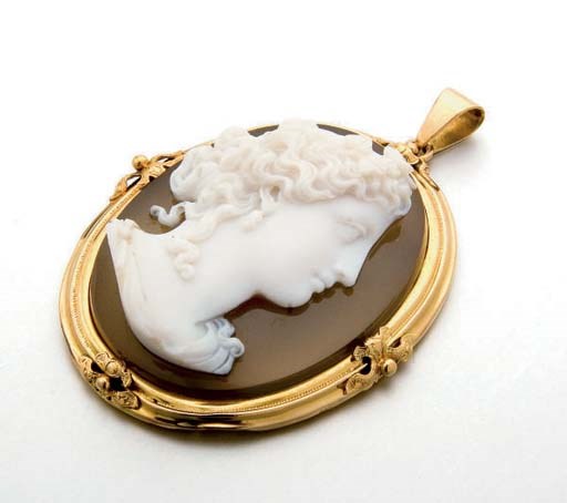 PENDENTIF CAMEE