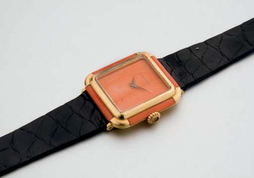 MONTRE BRACELET DE DAME CORAIL ET OR, PAR CHAUMET